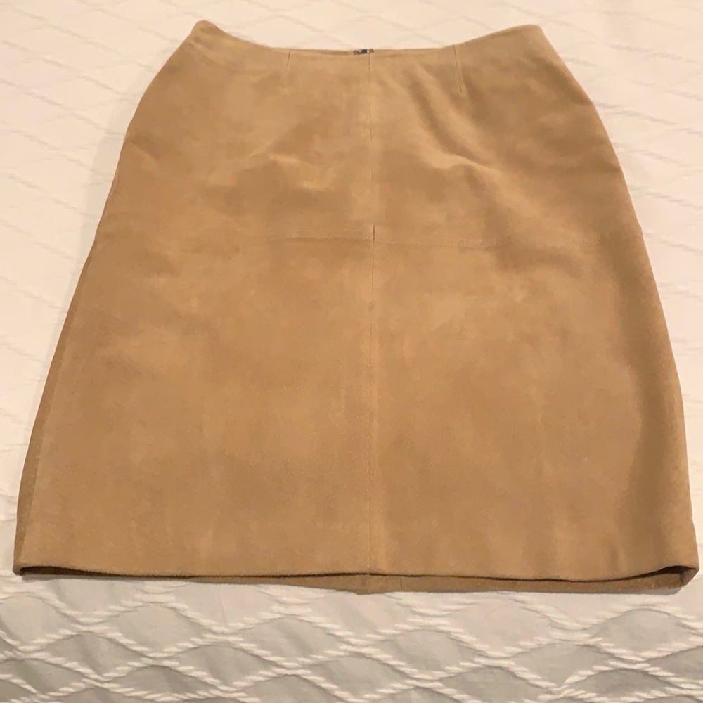 Suede skirt - size 6